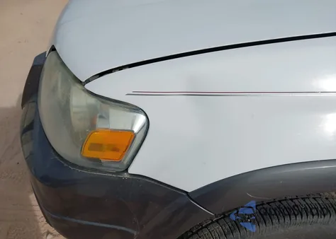 2005 Ford Escape Xlt from USA, damaged, VIN 1FMYU93105KA15847